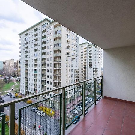 ורשה Bukowinska 12 Prywatne Mieszkanie 80M2 Z Dwiema Sypialniami I Balkonem 2X Bezplatne Miejsca Parkingowe Samodzielne Zameldowanie! Private Garage! Self Check-In System! מראה חיצוני תמונה