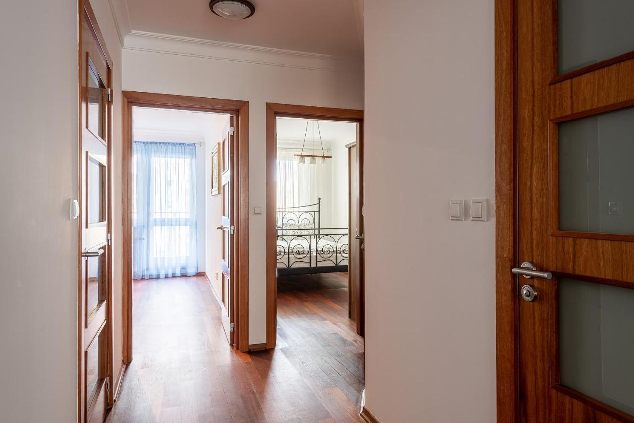ורשה Bukowinska 12 Prywatne Mieszkanie 80M2 Z Dwiema Sypialniami I Balkonem 2X Bezplatne Miejsca Parkingowe Samodzielne Zameldowanie! Private Garage! Self Check-In System! מראה חיצוני תמונה