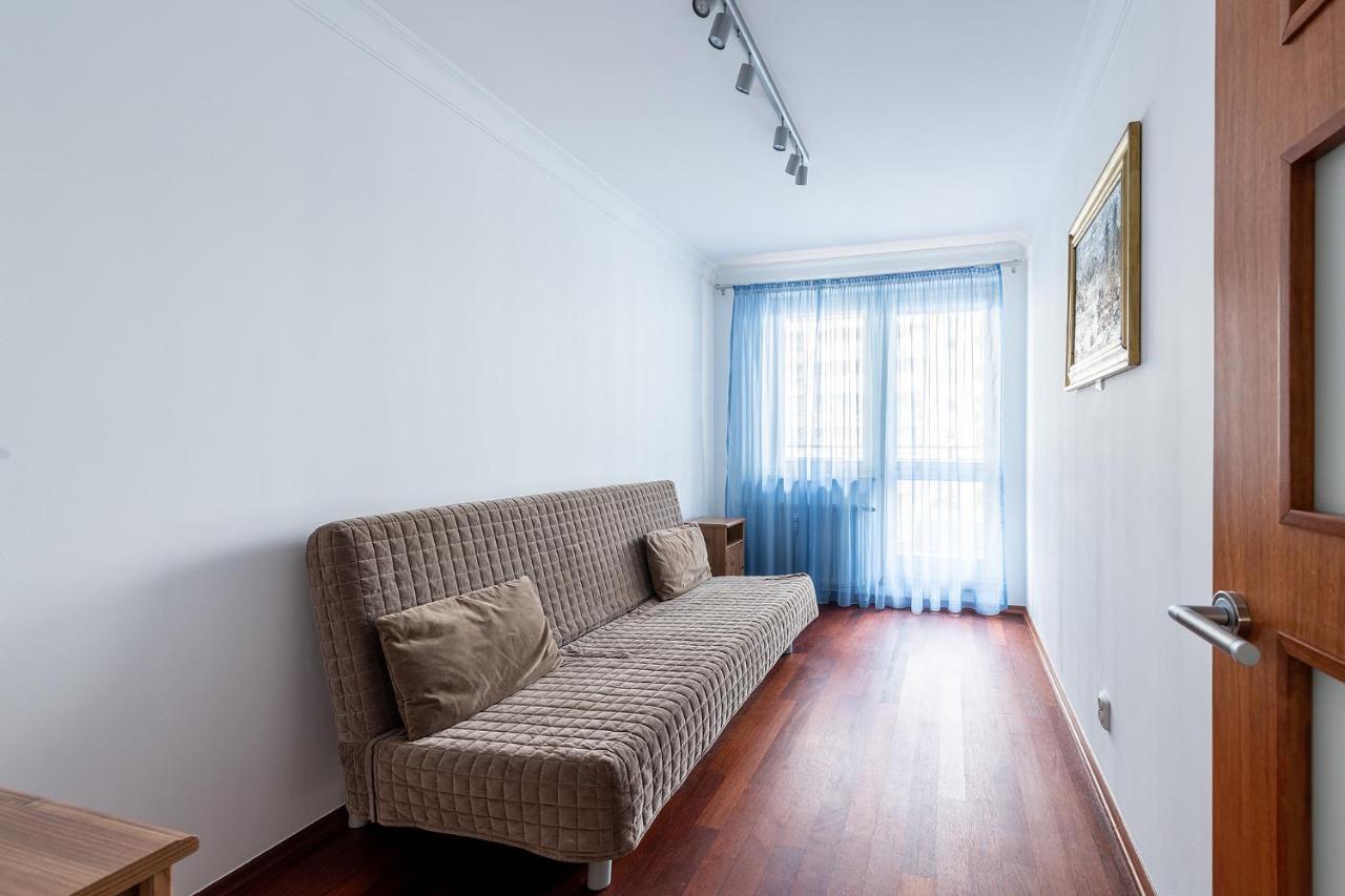 ורשה Bukowinska 12 Prywatne Mieszkanie 80M2 Z Dwiema Sypialniami I Balkonem 2X Bezplatne Miejsca Parkingowe Samodzielne Zameldowanie! Private Garage! Self Check-In System! מראה חיצוני תמונה