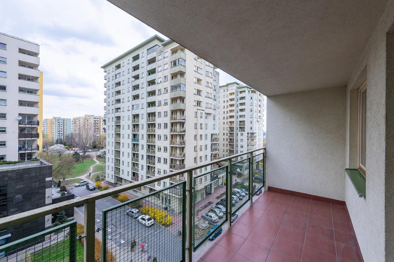 ורשה Bukowinska 12 Prywatne Mieszkanie 80M2 Z Dwiema Sypialniami I Balkonem 2X Bezplatne Miejsca Parkingowe Samodzielne Zameldowanie! Private Garage! Self Check-In System! מראה חיצוני תמונה